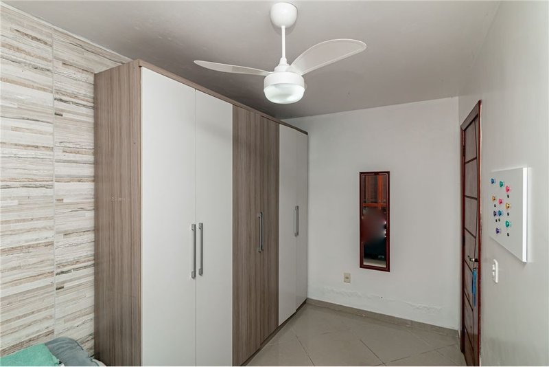 Casa com terreno de 219m² á 100 metros do Colégio Kennedy R. Dr. Ladislau Rutkay Porto Alegre - 
