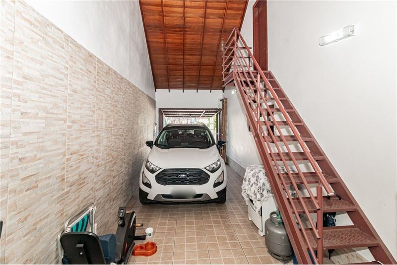 Casa com terreno de 219m² á 100 metros do Colégio Kennedy R. Dr. Ladislau Rutkay Porto Alegre - 