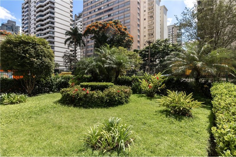 Apartamento a venda em Moema Rouxinol São Paulo - 