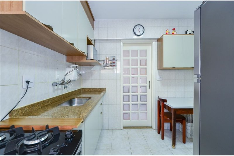 Apartamento com 3 dormitórios com 85m² Castro Alves São Paulo - 
