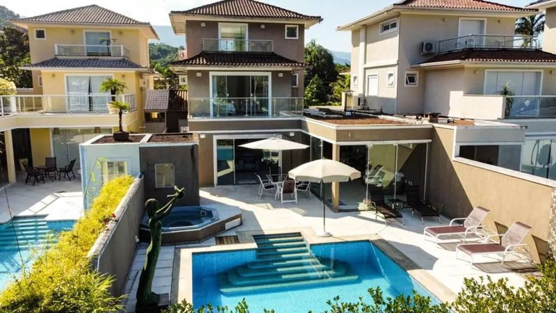 Casa com 6 dormitórios à venda, 214 m² por R$ 3.550.000,00 - Porto Frade - Angra dos Reis Condomínio Porto do Frade Angra dos Reis - 