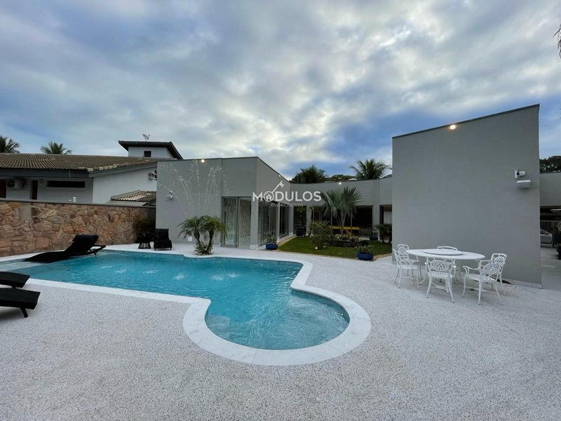 Casa térrea  a poucos passos do mar à venda, 6 dormitórios , 328 m² por R$ 10.900.000 Alameda Açaí Bertioga - 