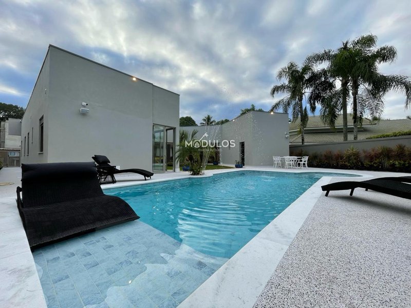 Casa térrea  a poucos passos do mar à venda, 6 dormitórios , 328 m² por R$ 10.900.000 Alameda Açaí Bertioga - 