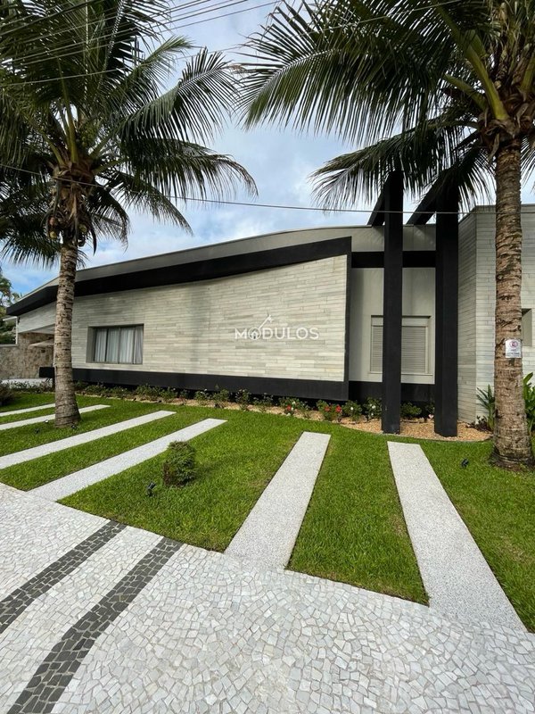 Casa térrea  a poucos passos do mar à venda, 6 dormitórios , 328 m² por R$ 10.900.000 Alameda Açaí Bertioga - 