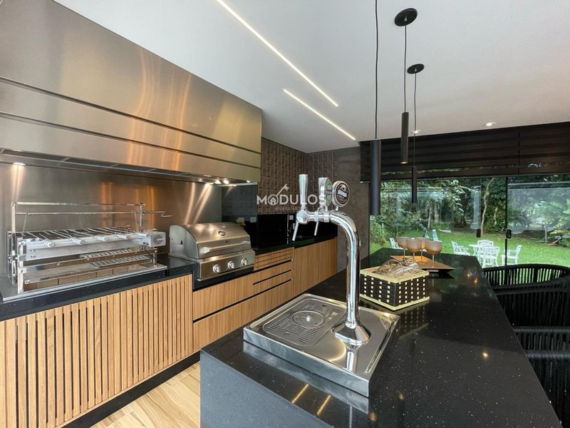 Casa térrea  a poucos passos do mar à venda, 6 dormitórios , 328 m² por R$ 10.900.000 Alameda Açaí Bertioga - 