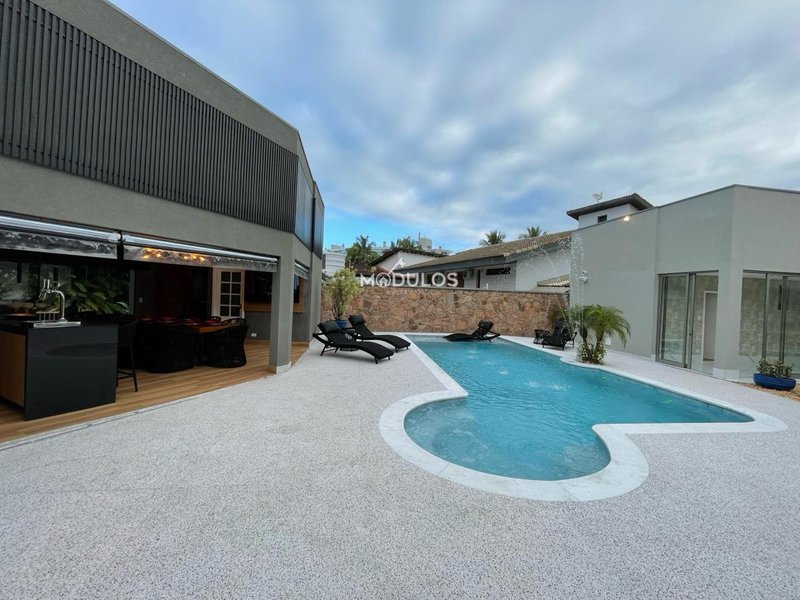 Casa térrea  a poucos passos do mar à venda, 6 dormitórios , 328 m² por R$ 10.900.000 Alameda Açaí Bertioga - 