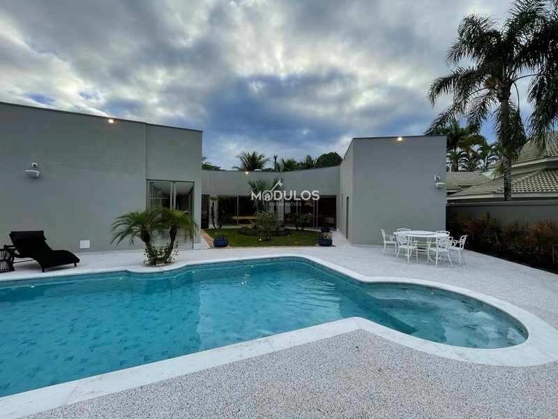 Casa térrea  a poucos passos do mar à venda, 6 dormitórios , 328 m² por R$ 10.900.000 Alameda Açaí Bertioga - 