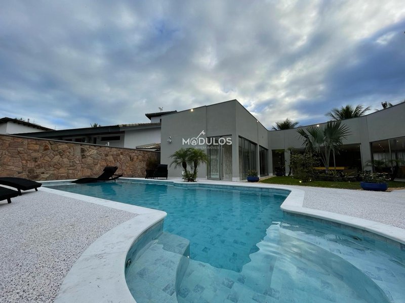 Casa térrea  a poucos passos do mar à venda, 6 dormitórios , 328 m² por R$ 10.900.000 Alameda Açaí Bertioga - 