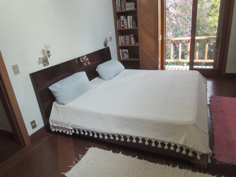 Em Alphaville, Casa Residencial 3,  um jardim no paraíso Alameda Cananéia Santana de Parnaíba - 
