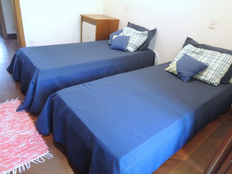 Em Alphaville, Casa Residencial 3,  um jardim no paraíso Alameda Cananéia Santana de Parnaíba - 