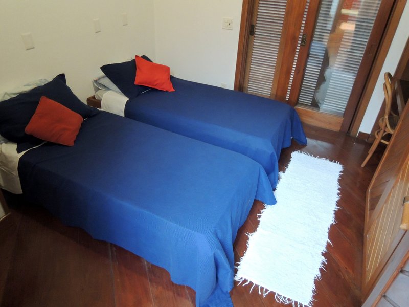 Em Alphaville, Casa Residencial 3,  um jardim no paraíso Alameda Cananéia Santana de Parnaíba - 