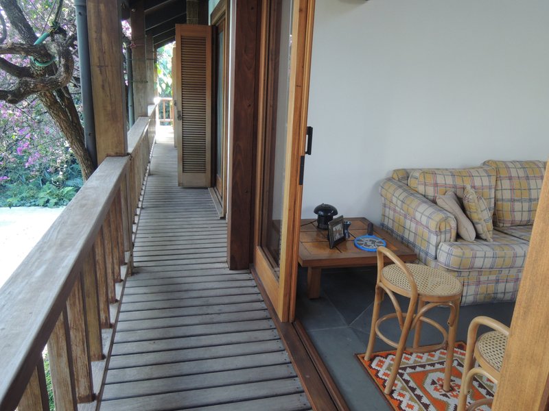 Em Alphaville, Casa Residencial 3,  um jardim no paraíso Alameda Cananéia Santana de Parnaíba - 