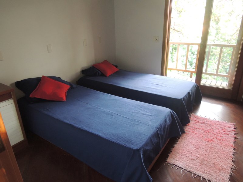 Em Alphaville, Casa Residencial 3,  um jardim no paraíso Alameda Cananéia Santana de Parnaíba - 