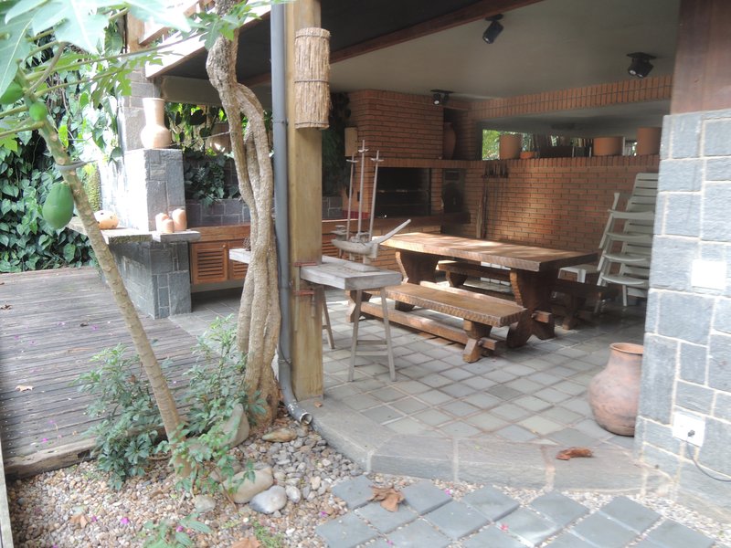 Em Alphaville, Casa Residencial 3,  um jardim no paraíso Alameda Cananéia Santana de Parnaíba - 