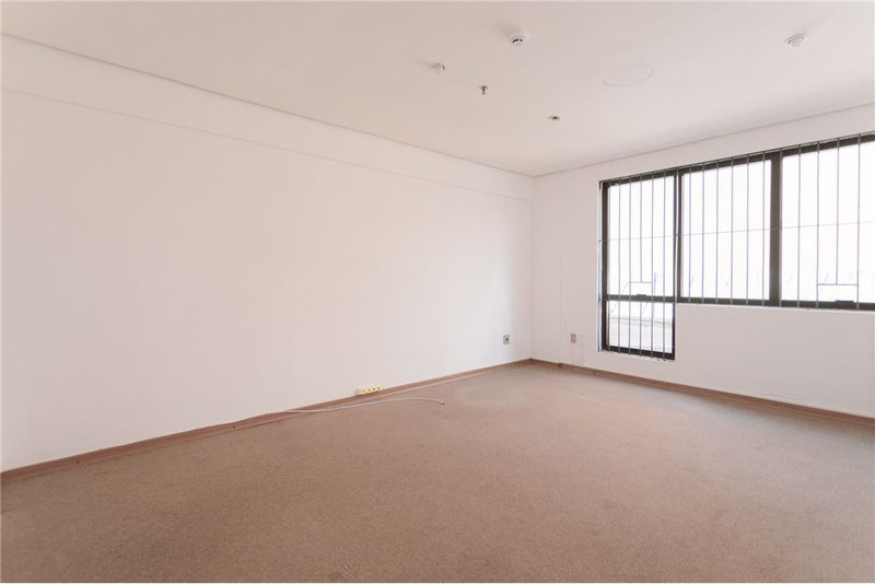 Sala comercial no bairro Moinhos De Vento Cristóvão Colombo Porto Alegre - 