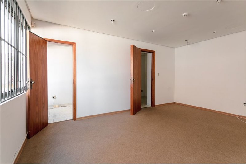 Sala comercial no bairro Moinhos De Vento Cristóvão Colombo Porto Alegre - 