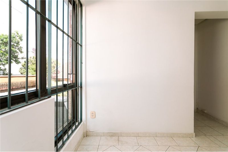 Sala comercial no bairro Moinhos De Vento Cristóvão Colombo Porto Alegre - 