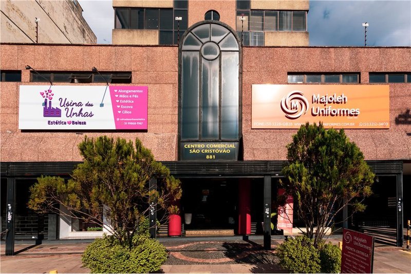 Sala comercial no bairro Moinhos De Vento Cristóvão Colombo Porto Alegre - 