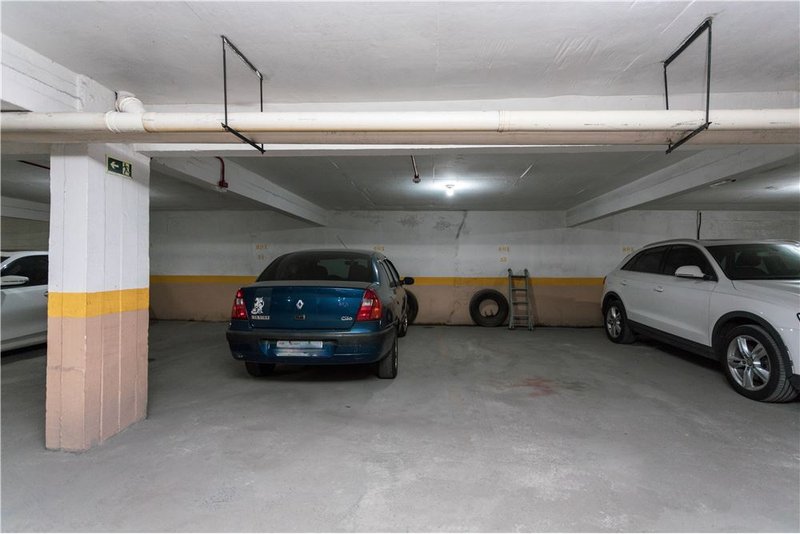 Sala comercial no bairro Moinhos De Vento Cristóvão Colombo Porto Alegre - 