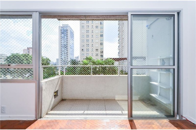 Apartamento na Vila Olimpia com 2 dormitórios 73m² Baluarte São Paulo - 