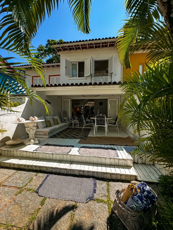 Maravilhosa casa pé na areia à venda no Condomínio Portogalo - Angra dos Reis Condomínio Portogalo Angra dos Reis - 