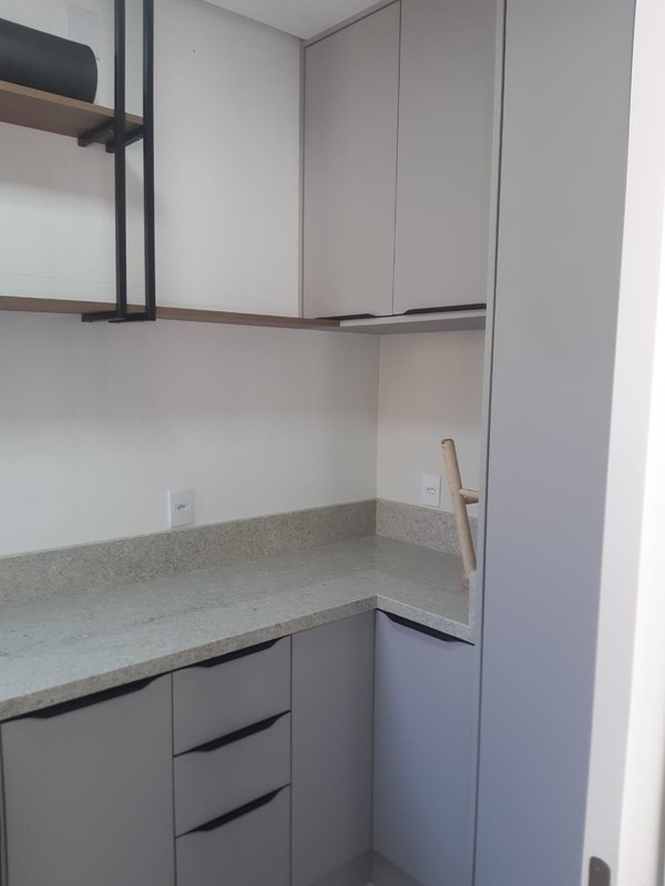 Casa com 3 quartos, sendo 1 suíte, MOBILIADA, com móveis de alto padrão, Piscina, Garagem Avenida Caramuru Capão da Canoa - 