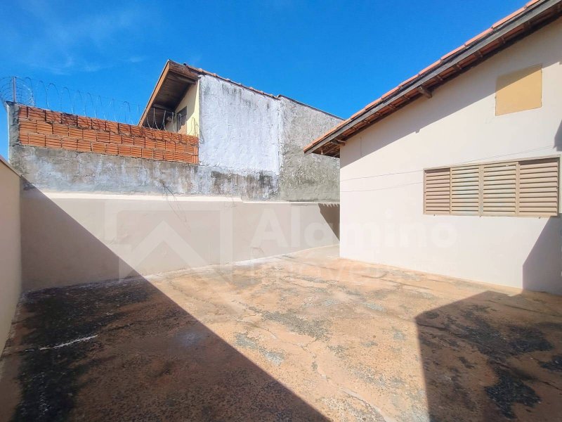 JARDIM OLÍMPICO - RESIDÊNCIA 03 DORM. SENDO 01 SUÍTE  Bauru - 