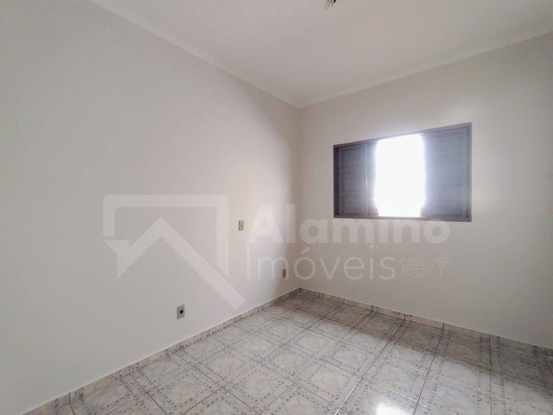 JARDIM OLÍMPICO - RESIDÊNCIA 03 DORM. SENDO 01 SUÍTE  Bauru - 