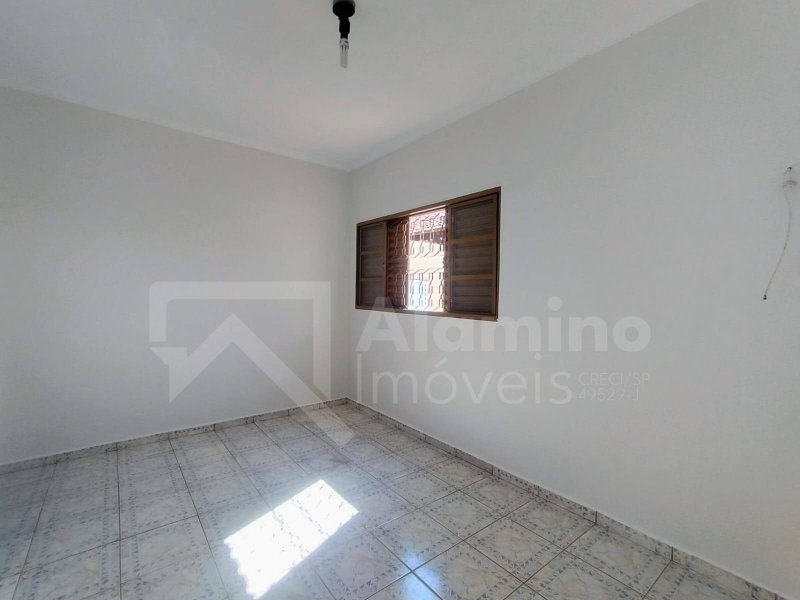 JARDIM OLÍMPICO - RESIDÊNCIA 03 DORM. SENDO 01 SUÍTE  Bauru - 