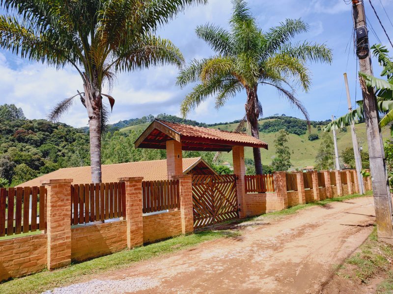 Chácara com 3.000 metros em Campos do Jordão\São Paulo - Campos do Jordão - 