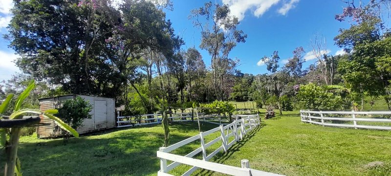 Sítio com 5 Hectares em Natividade da Serra\São Paulo - NATIVIDADE DA SERRA - 