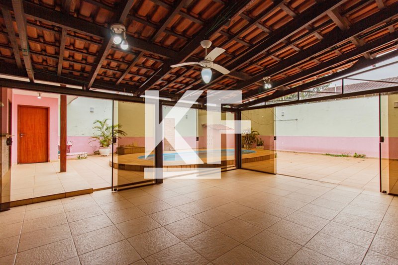 Casa Com 3 Quartos, Piscina E Em Uma Localização Excelente Avenida Prefeito Chiquilito Erse Porto Velho - 