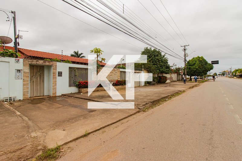 Casa Com 3 Quartos, Piscina E Em Uma Localização Excelente Avenida Prefeito Chiquilito Erse Porto Velho - 