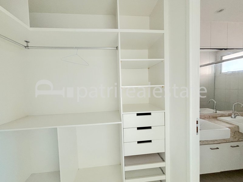 Apartamento 140 m² com 3 Suítes 4 banheiros e 3 vagas. R$ 1.790.000. Meireles Fortaleza CE Rua Barbosa de Freitas Fortaleza - 
