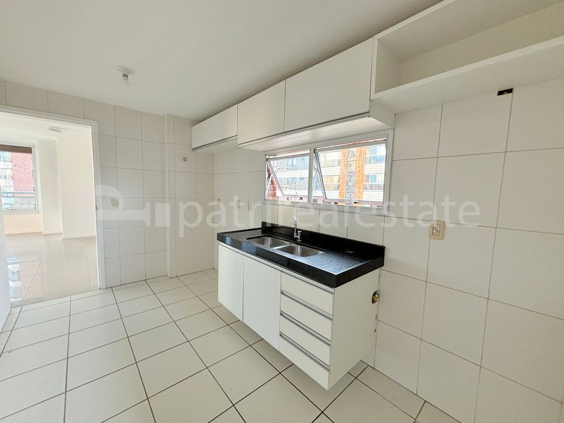 Apartamento 140 m² com 3 Suítes 4 banheiros e 3 vagas. R$ 1.790.000. Meireles Fortaleza CE Rua Barbosa de Freitas Fortaleza - 