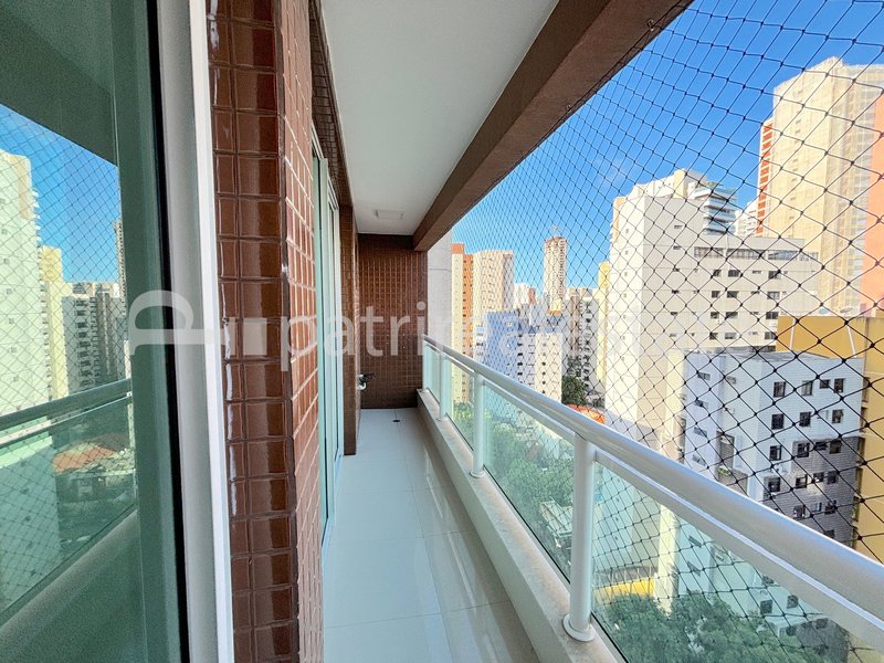 Apartamento 140 m² com 3 Suítes 4 banheiros e 3 vagas. R$ 1.790.000. Meireles Fortaleza CE Rua Barbosa de Freitas Fortaleza - 