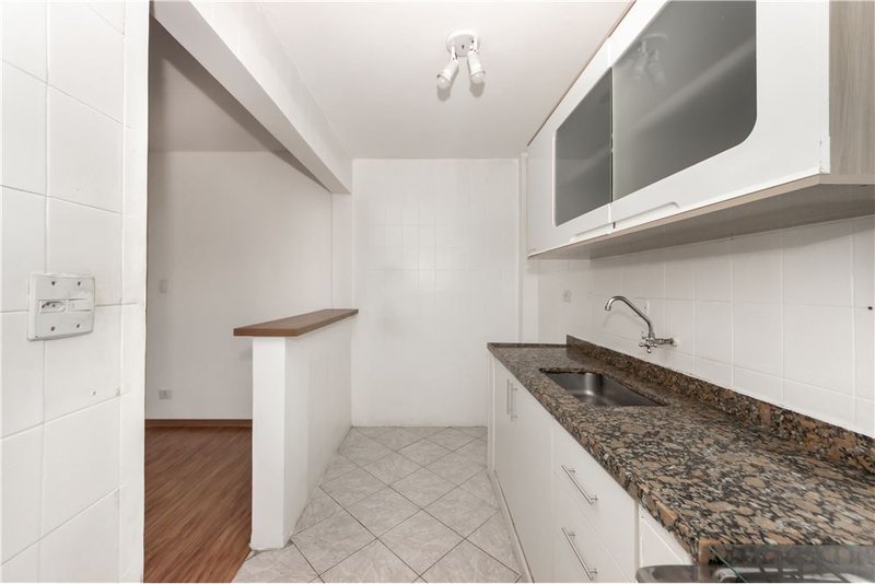 Apartamento na Vila Nova Conceição com 2 dormitórios 70m² Comendador Miguel Calfat São Paulo - 