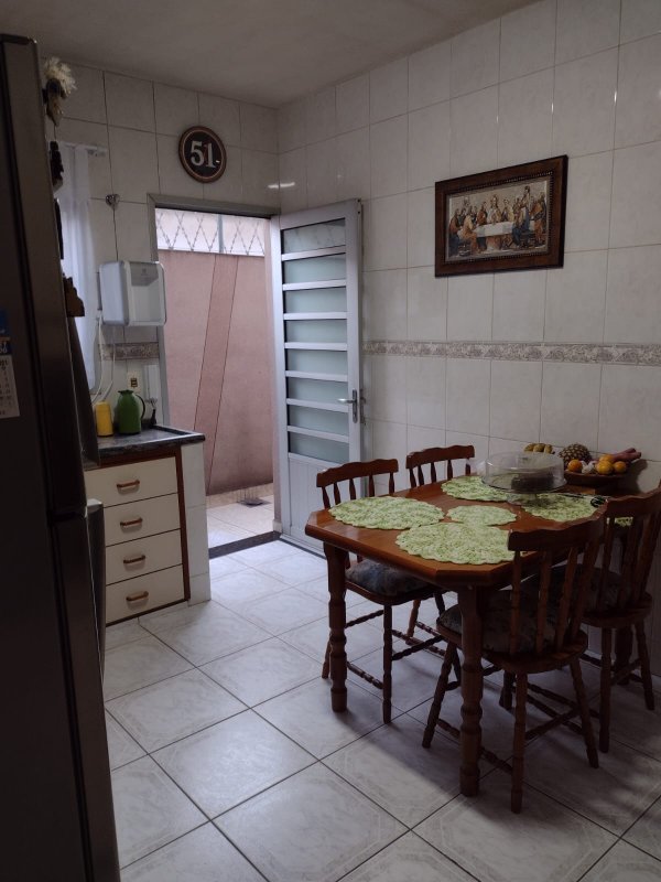 Casa incrível á venda com 3 dormitórios, 2 vagas cobertas no bairro Vila Rio Branco Rua Mário de Andrade Jundiaí - 