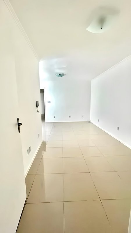 R$ 490.000 - ÓTIMO APARTAMENTO - REFORMADO - FRENTE - 110M2 - 3 DORM - SUÍTE - 2 VAGAS Rua Lagoinha Porto Alegre - 