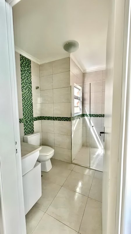 R$ 490.000 - ÓTIMO APARTAMENTO - REFORMADO - FRENTE - 110M2 - 3 DORM - SUÍTE - 2 VAGAS Rua Lagoinha Porto Alegre - 