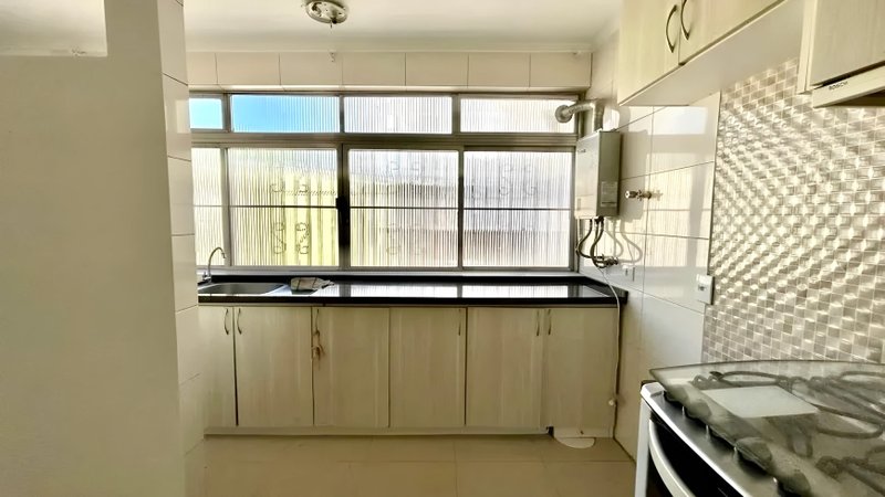 R$ 490.000 - ÓTIMO APARTAMENTO - REFORMADO - FRENTE - 110M2 - 3 DORM - SUÍTE - 2 VAGAS Rua Lagoinha Porto Alegre - 