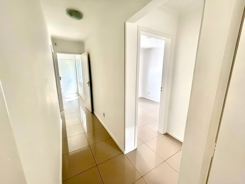 R$ 490.000 - ÓTIMO APARTAMENTO - REFORMADO - FRENTE - 110M2 - 3 DORM - SUÍTE - 2 VAGAS Rua Lagoinha Porto Alegre - 