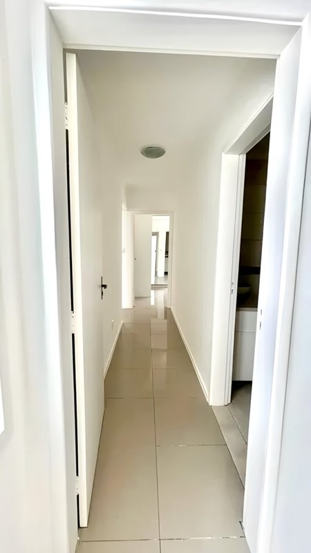 R$ 490.000 - ÓTIMO APARTAMENTO - REFORMADO - FRENTE - 110M2 - 3 DORM - SUÍTE - 2 VAGAS Rua Lagoinha Porto Alegre - 