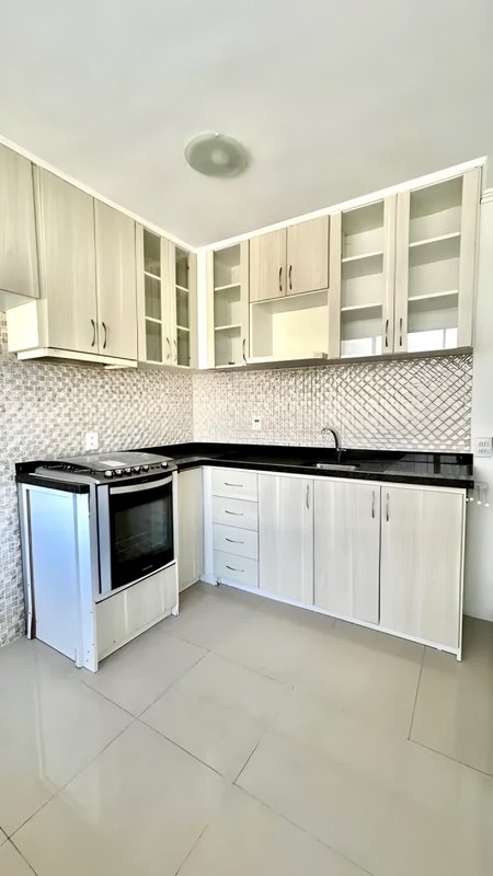 R$ 490.000 - ÓTIMO APARTAMENTO - REFORMADO - FRENTE - 110M2 - 3 DORM - SUÍTE - 2 VAGAS Rua Lagoinha Porto Alegre - 