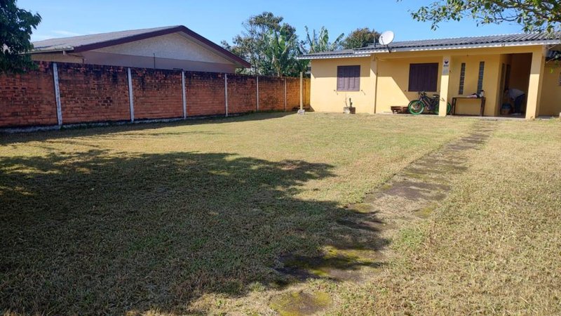 Casa a venda de 1 quarto, demais peças, em Arroio Teixeira Rua Xavier Capão da Canoa - 