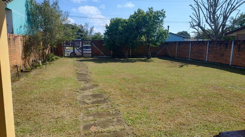 Casa a venda de 1 quarto, demais peças, em Arroio Teixeira Rua Xavier Capão da Canoa - 