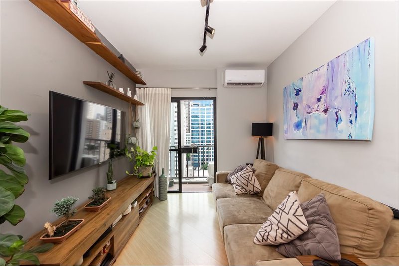 Apartamento em Moema com 1 dormitório 46m² dos Arapanés São Paulo - 