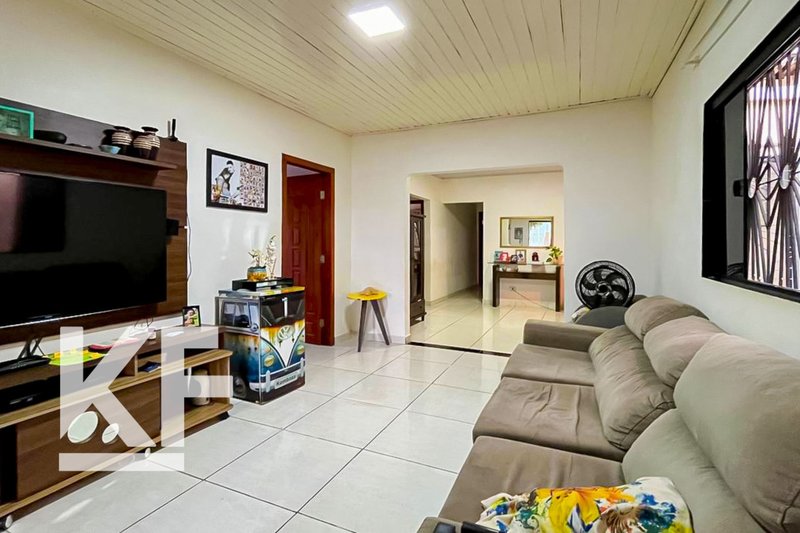 Casa com 3 Quartos e Quintal no Bairro Nova Porto Velho Rua Venezuela Porto Velho - 