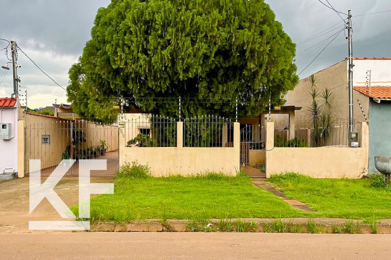 Casa com 3 Quartos e Quintal no Bairro Nova Porto Velho Rua Venezuela Porto Velho - 