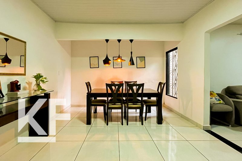 Casa com 3 Quartos e Quintal no Bairro Nova Porto Velho Rua Venezuela Porto Velho - 